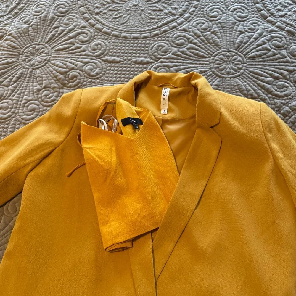 Oversized Mustard Jacket with lace-up top - Picture 5 of 11